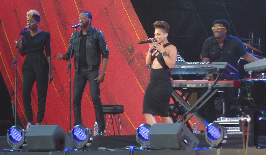 Global Citizen Festival 2013 - More Good Voices Added to the Cause