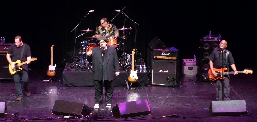 The Smithereens in Concert - Band Goes Back to School to Give Lesson in Rock