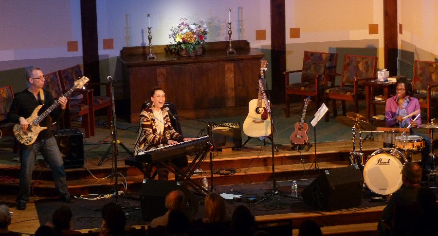 James Maddock Trio: Outstanding at the Outpost