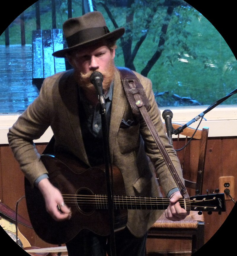 Simone Felice Receives a Thunderous Reception in Ringwood