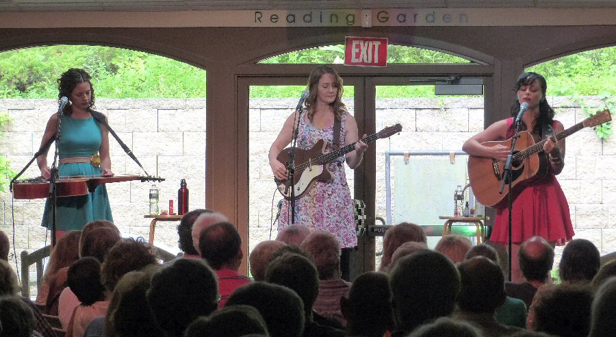 Red Molly Paints the Town Red with a Molten Performance in Ringwood, New Jersey