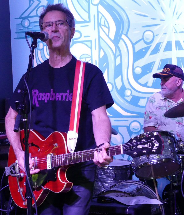 Garry Tallent - Rock and Roll Hall of Famer Puts His Talents on Display at Grimey's in Nashville