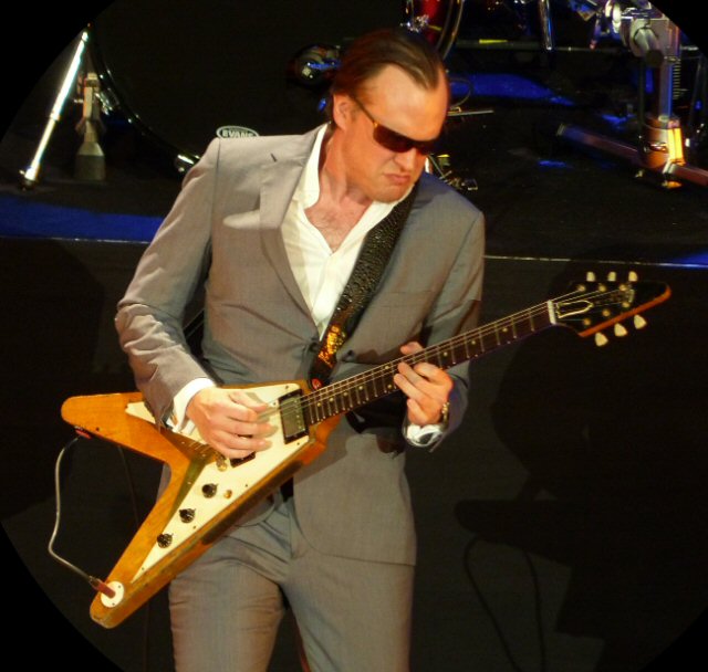 Joe Bonamassa & Other Musicians Explore Other Outlets as Covid Continues into 2021